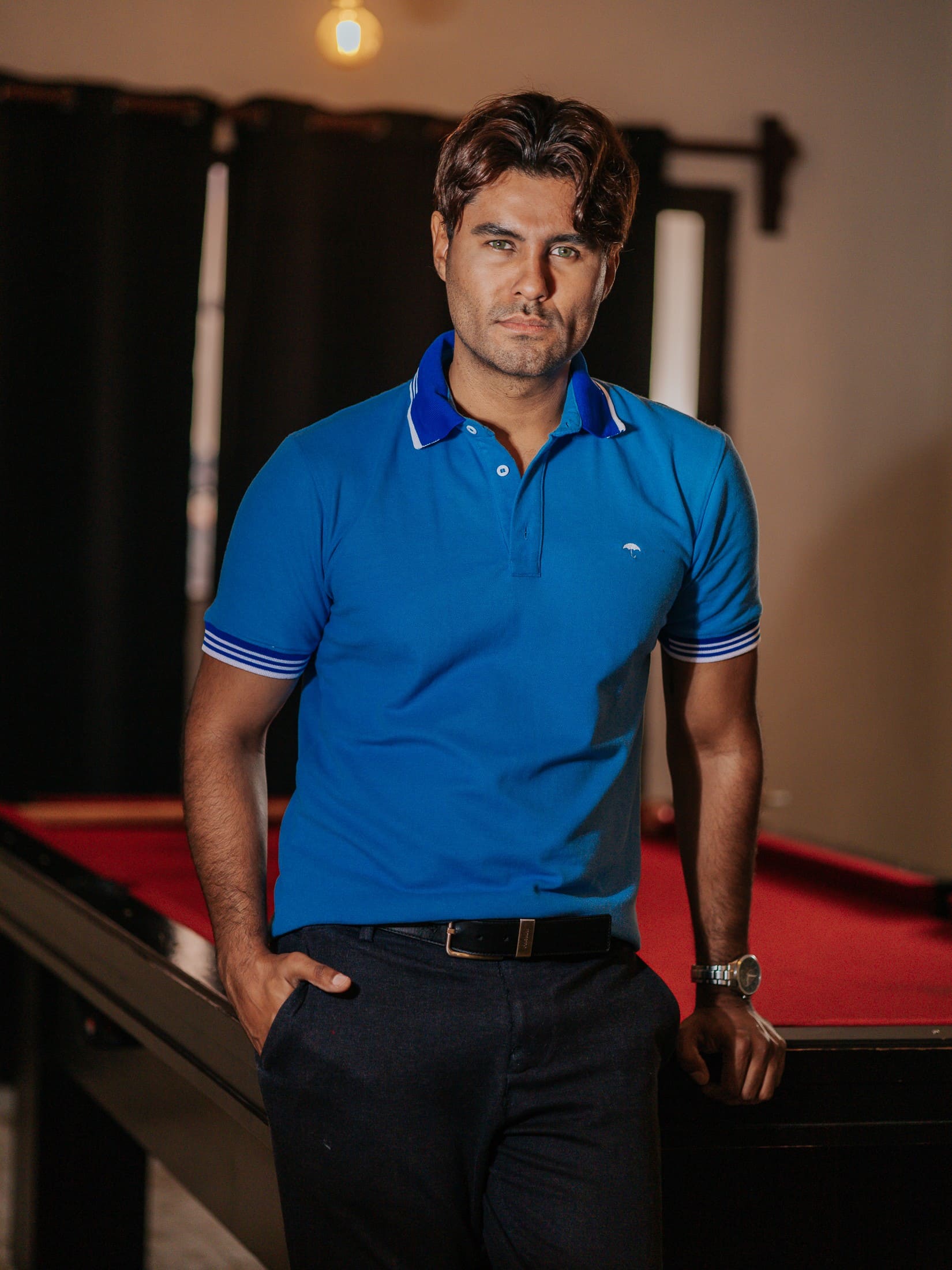 Playera Polo Hombre Slim Fit Azul Detalles Azul Rey y Blanco