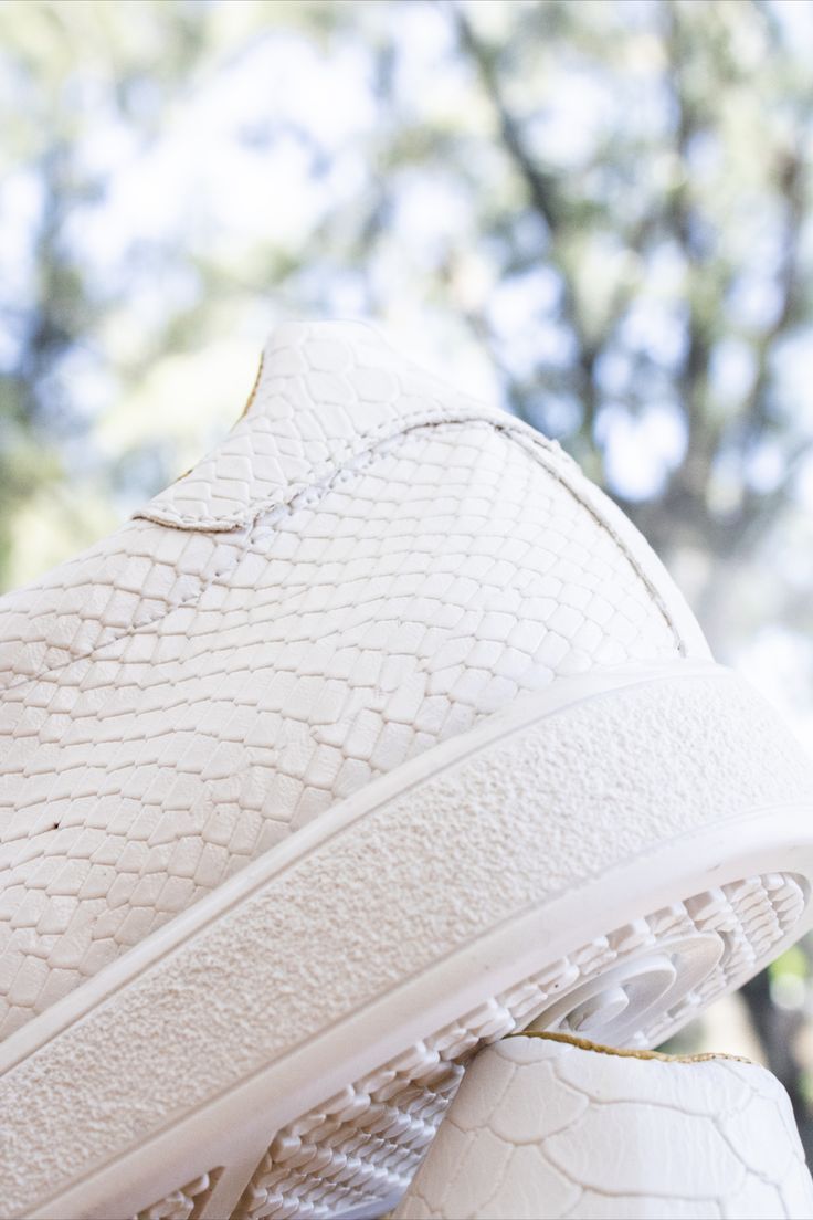 Tenis Hombres Sneakers Blancos Texturizado Snake