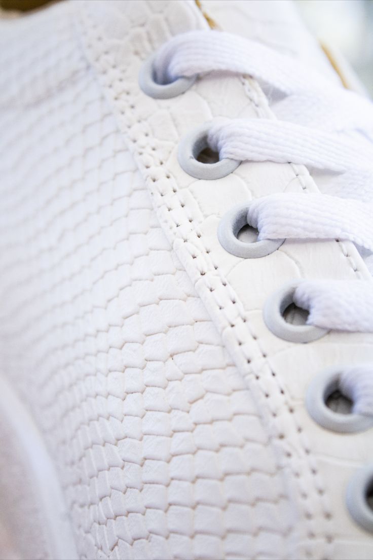 Tenis Hombres Sneakers Blancos Texturizado Snake