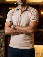 Playera Polo Hombre Casual Beige detalle Negros