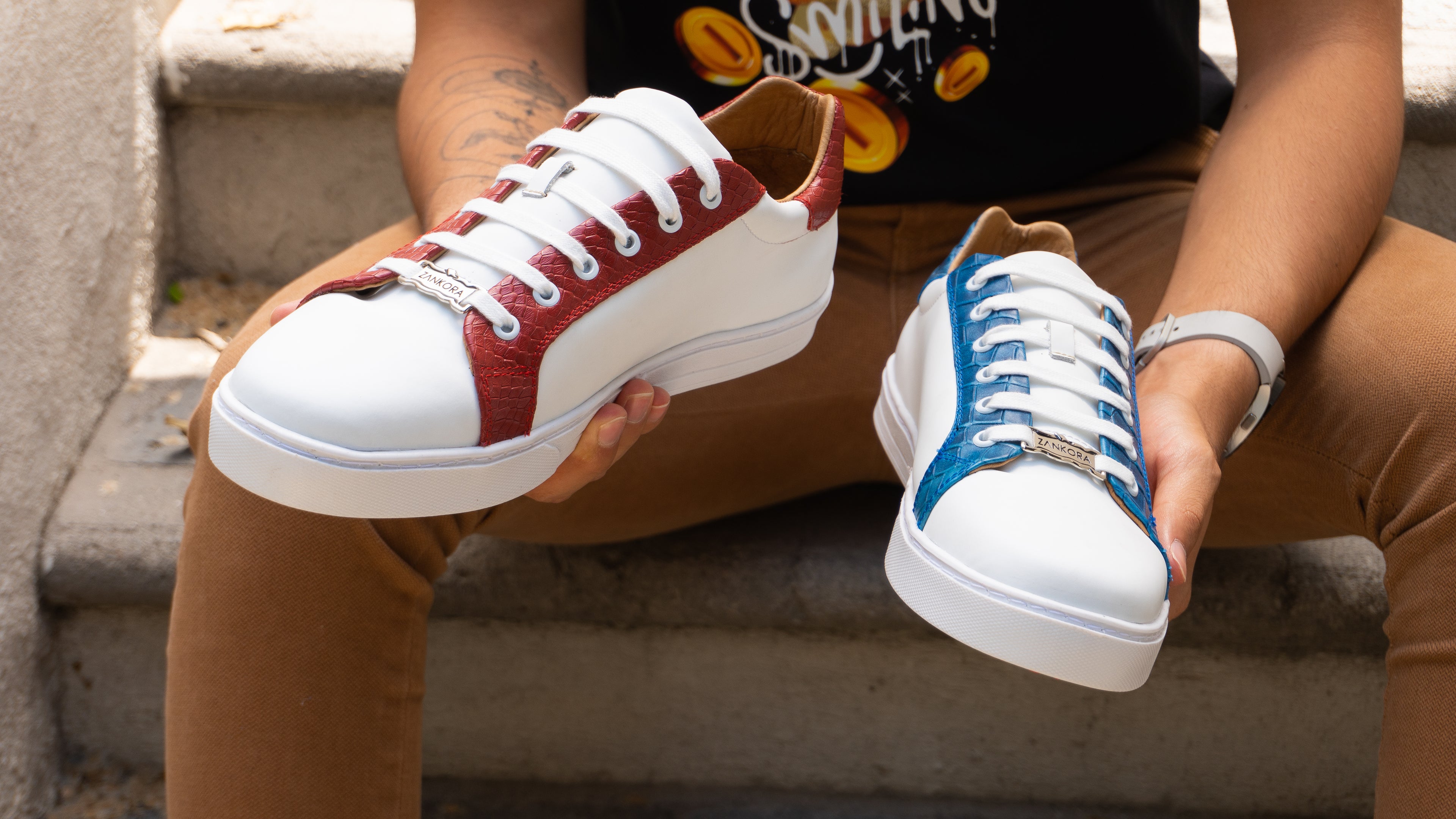 Tenis Sneakers Hombre Blanco Liso Texturizado Rojo Y Azul PIEL - Tiendas Platino Tenis Hombre 25 MX
