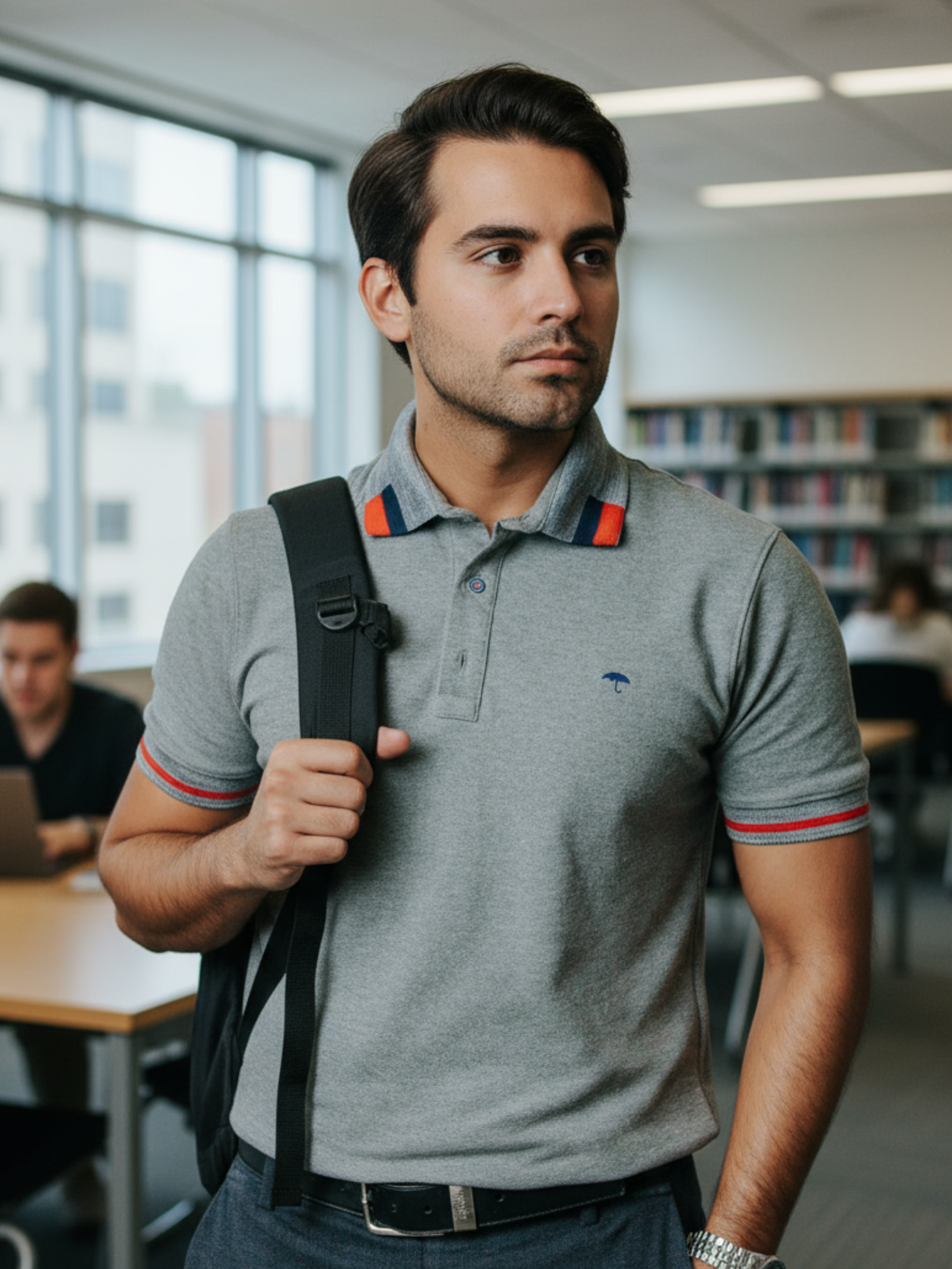 Playera Polo Hombre Slim Fit Gris Detalles Azul Marino y Rojo