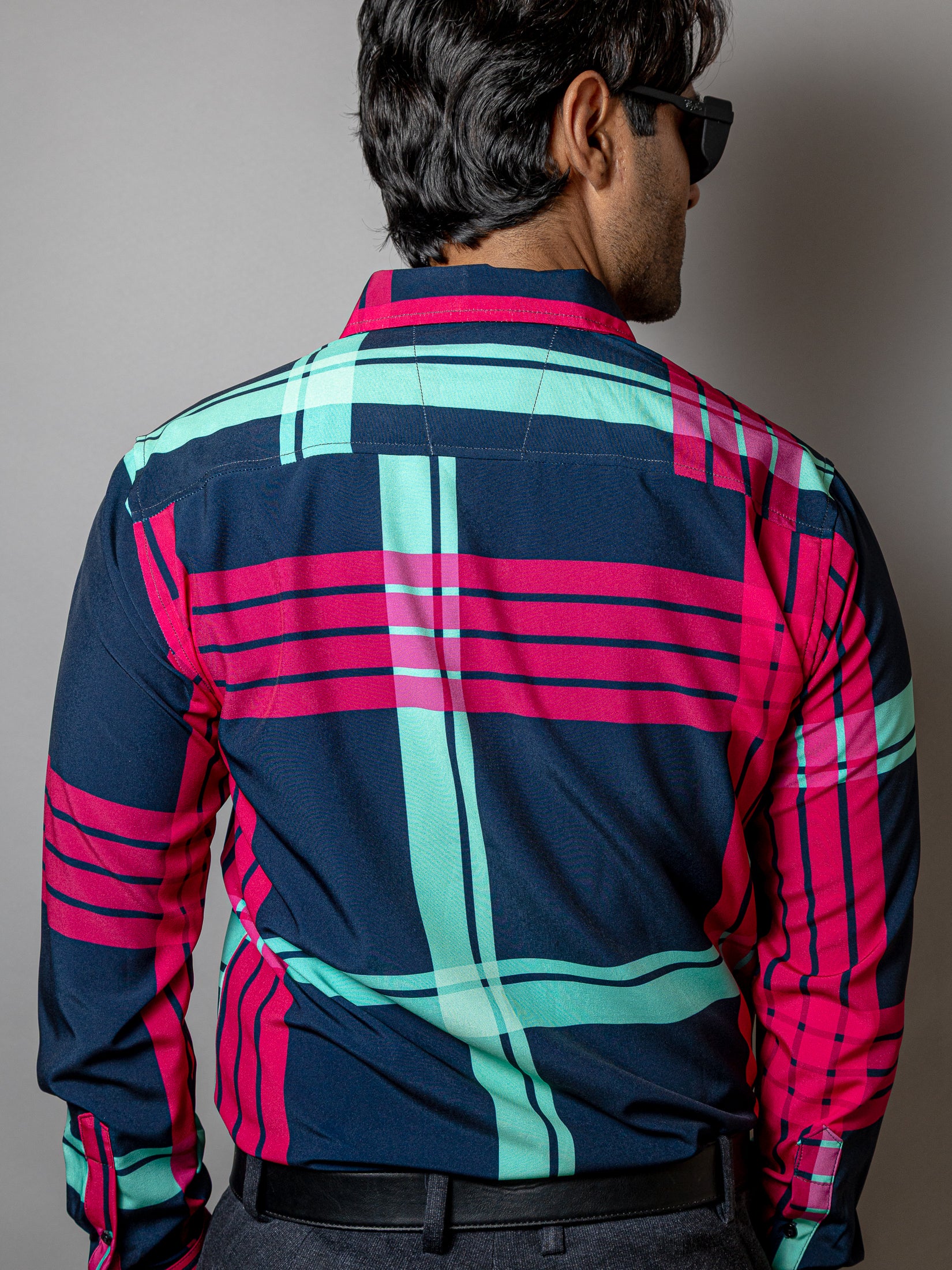 Camisa Casual Hombre, Azul Marino Líneas Rosa Y Azul Turquesa - Tiendas Platino Camisas Hombre 34 (S)