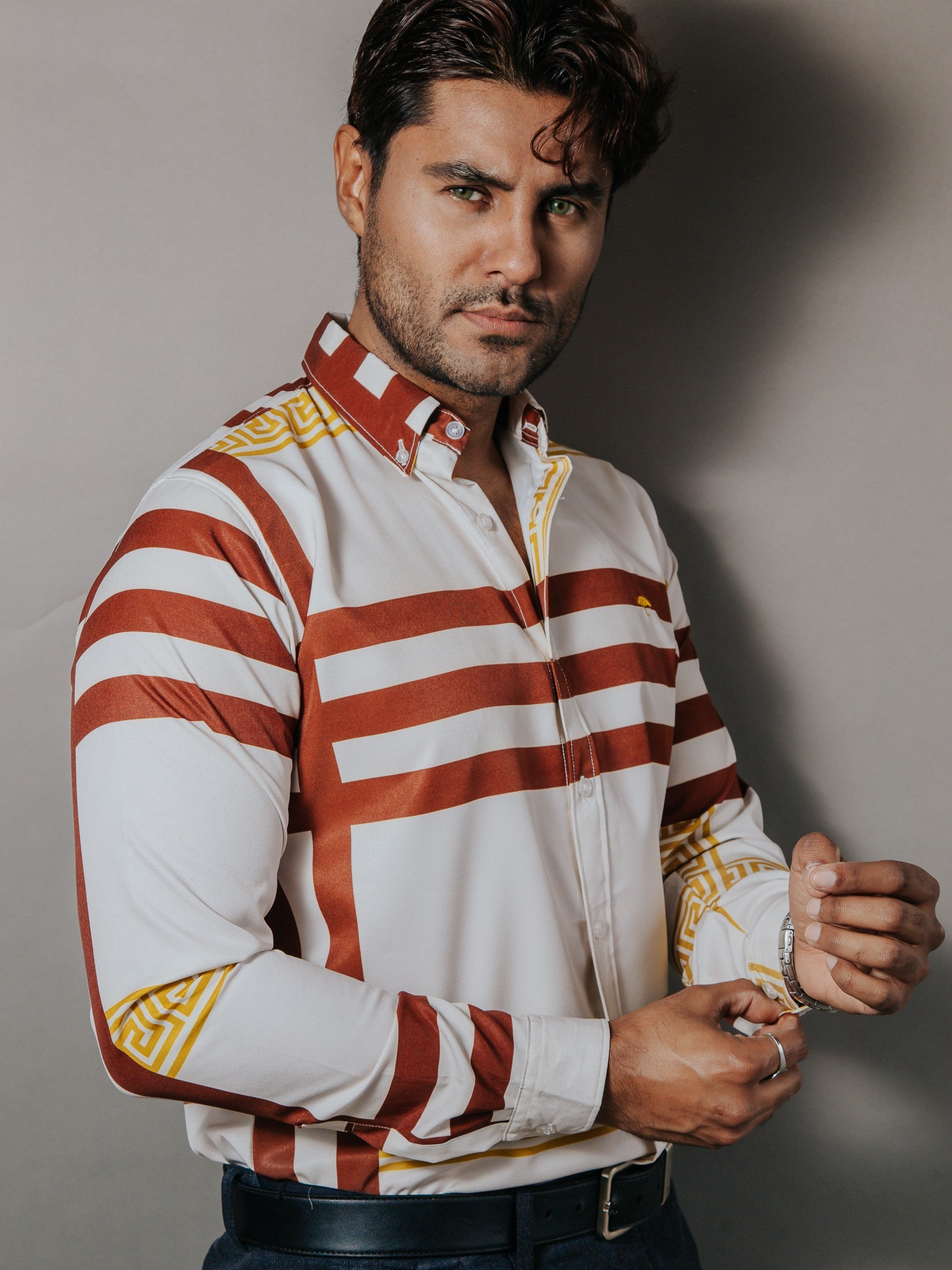 Camisa Hombre Casual Marfil Detalle Griego Dorado