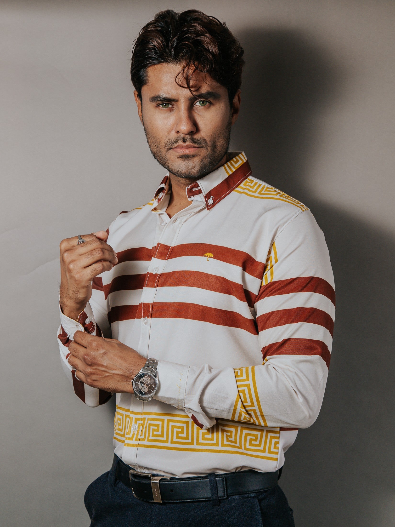 Camisa Hombre Casual Marfil Detalle Griego Dorado