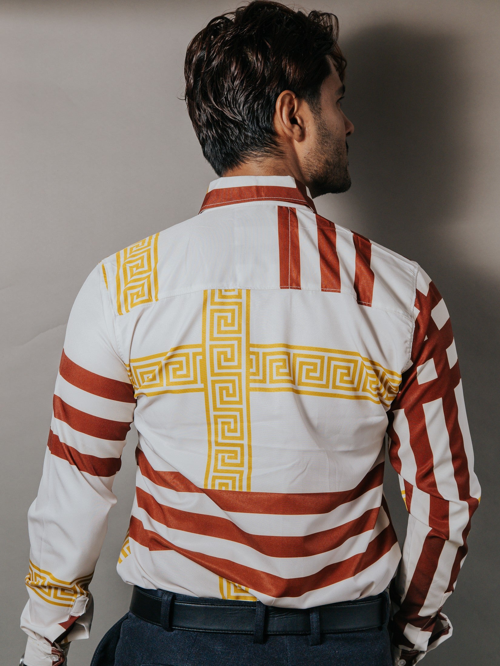 Camisa Hombre Casual Marfil Detalle Griego Dorado