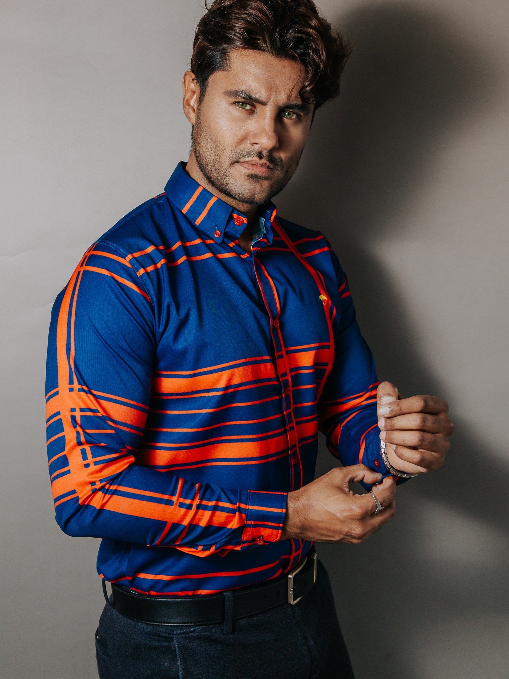 Camisa Hombre Casual Azul Rey Líneas Rojas