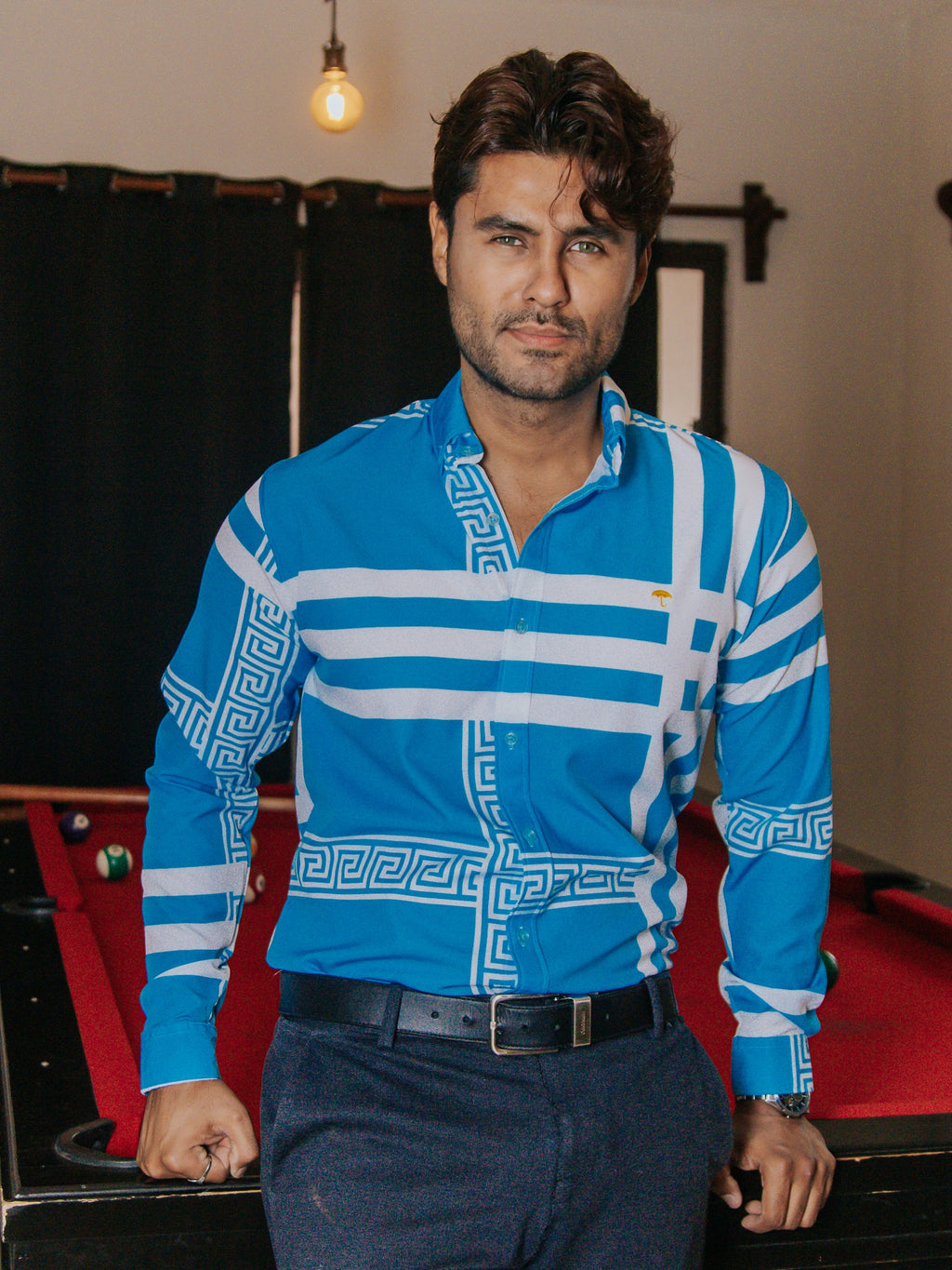 Camisa Hombre Casual Azul Cielo Detalle Griego Blanco