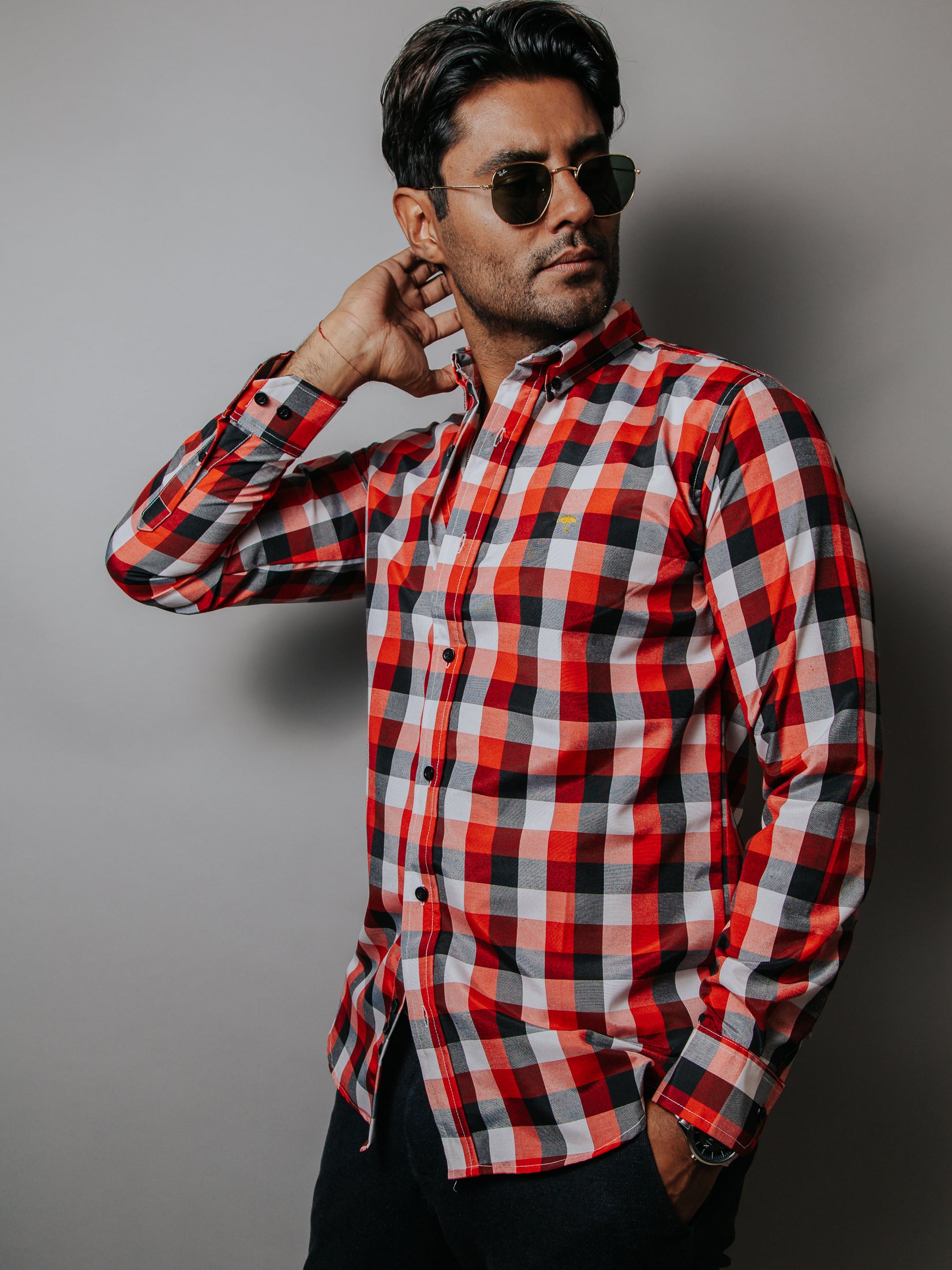 Camisa Caballero Camisa Roja Cuadros Negros Cuadros Rojos Outfit