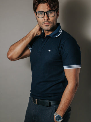 Playera Polo Hombre Slim Fit Azul Marino Detalle Blanco