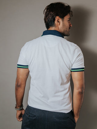 Playera Polo Hombre Slim Fit Blanca Detalle Azul Marino y Verde