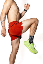 SHORT ROJO OSCURO DE COMPETENCIA PARA HOMBRE KINESTESIA