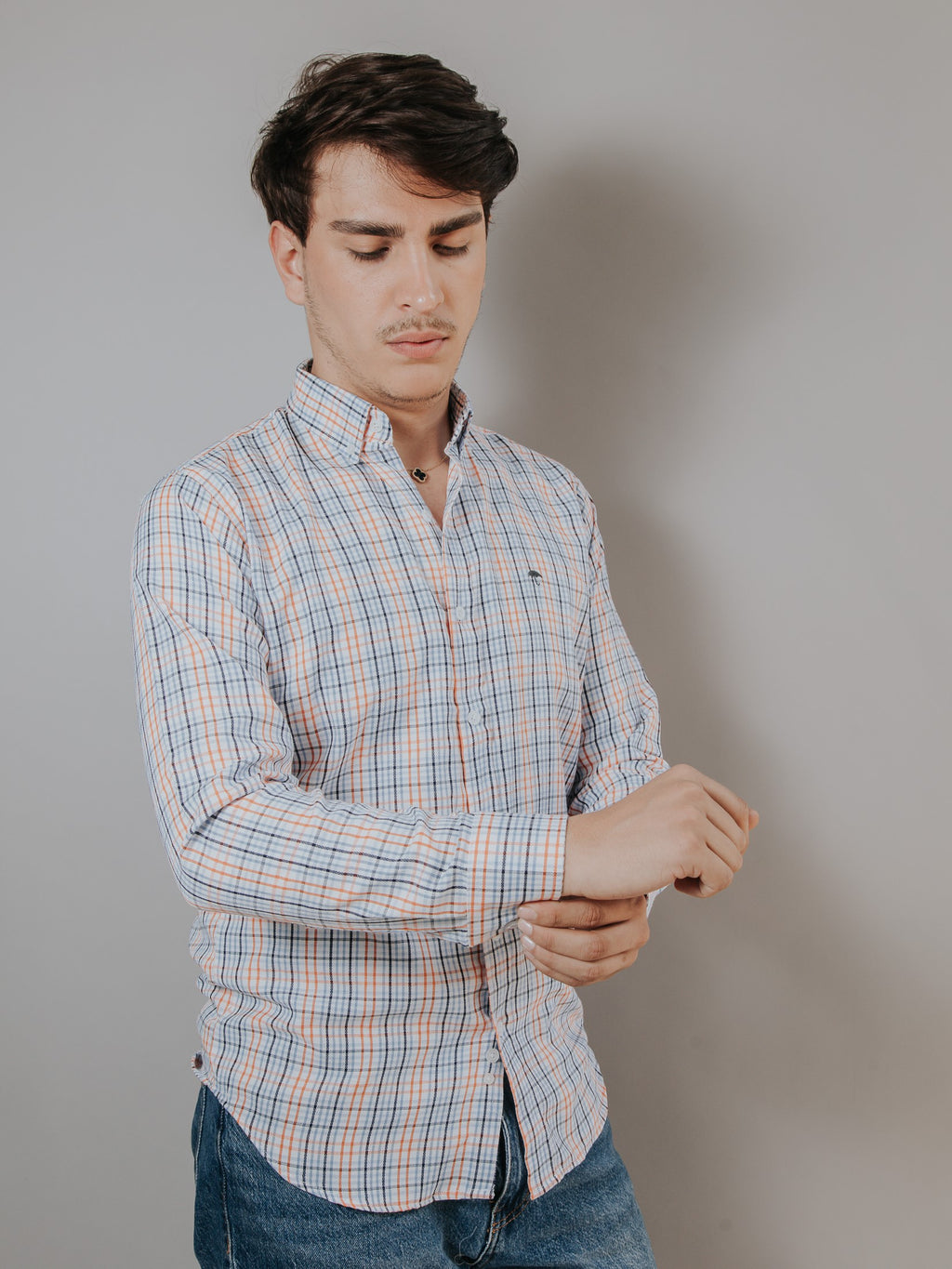 Camisa Hombre Casual Blanca Líneas Azul Cielo Y Naranja