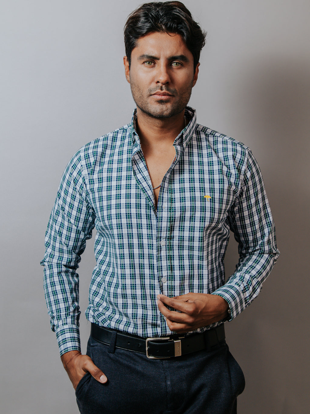 Camisa Hombre Casual Blanca Cuadros Verde y Azul Marino