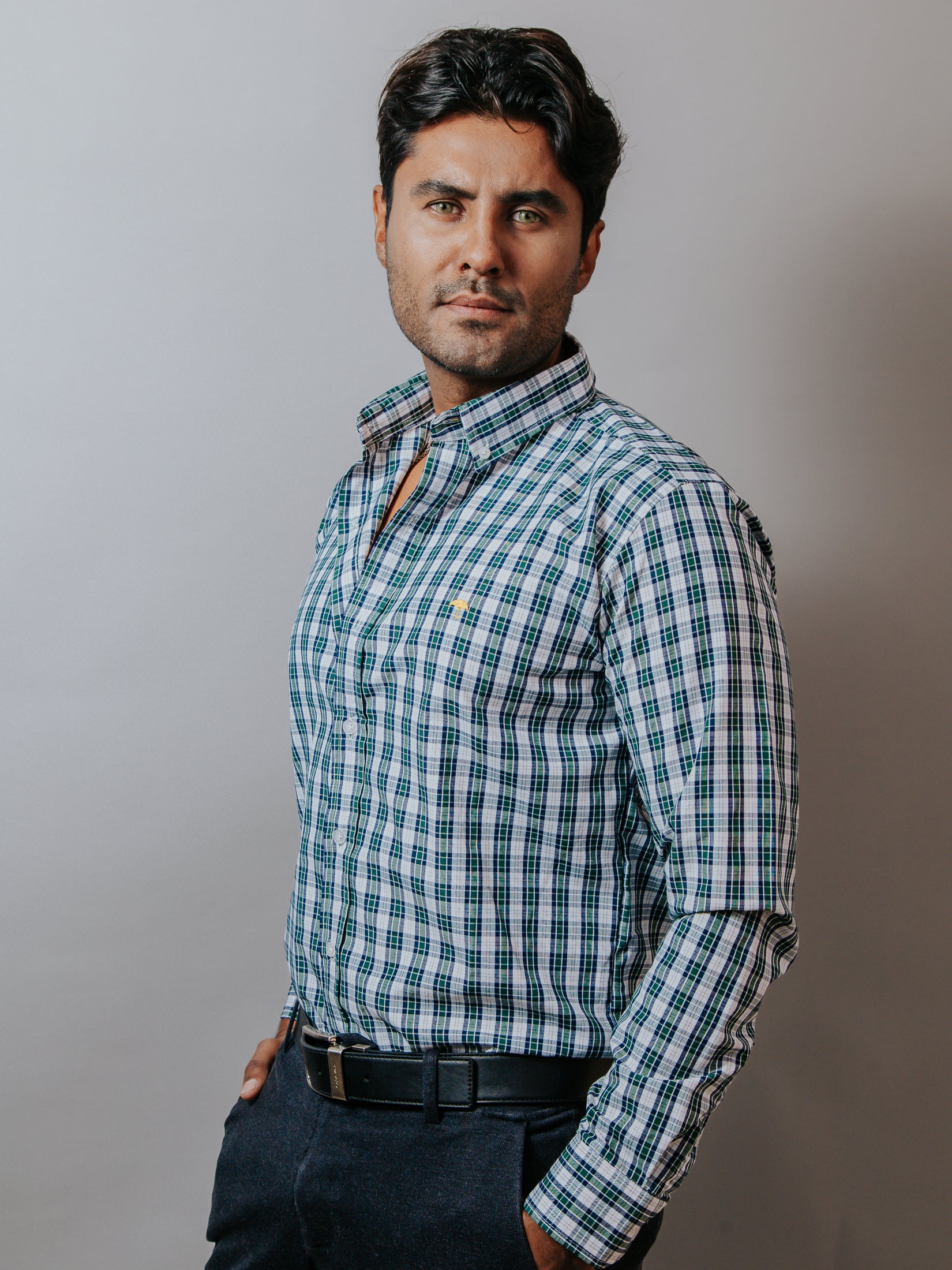 Camisa Hombre Casual Blanca Cuadros Verde y Azul Marino