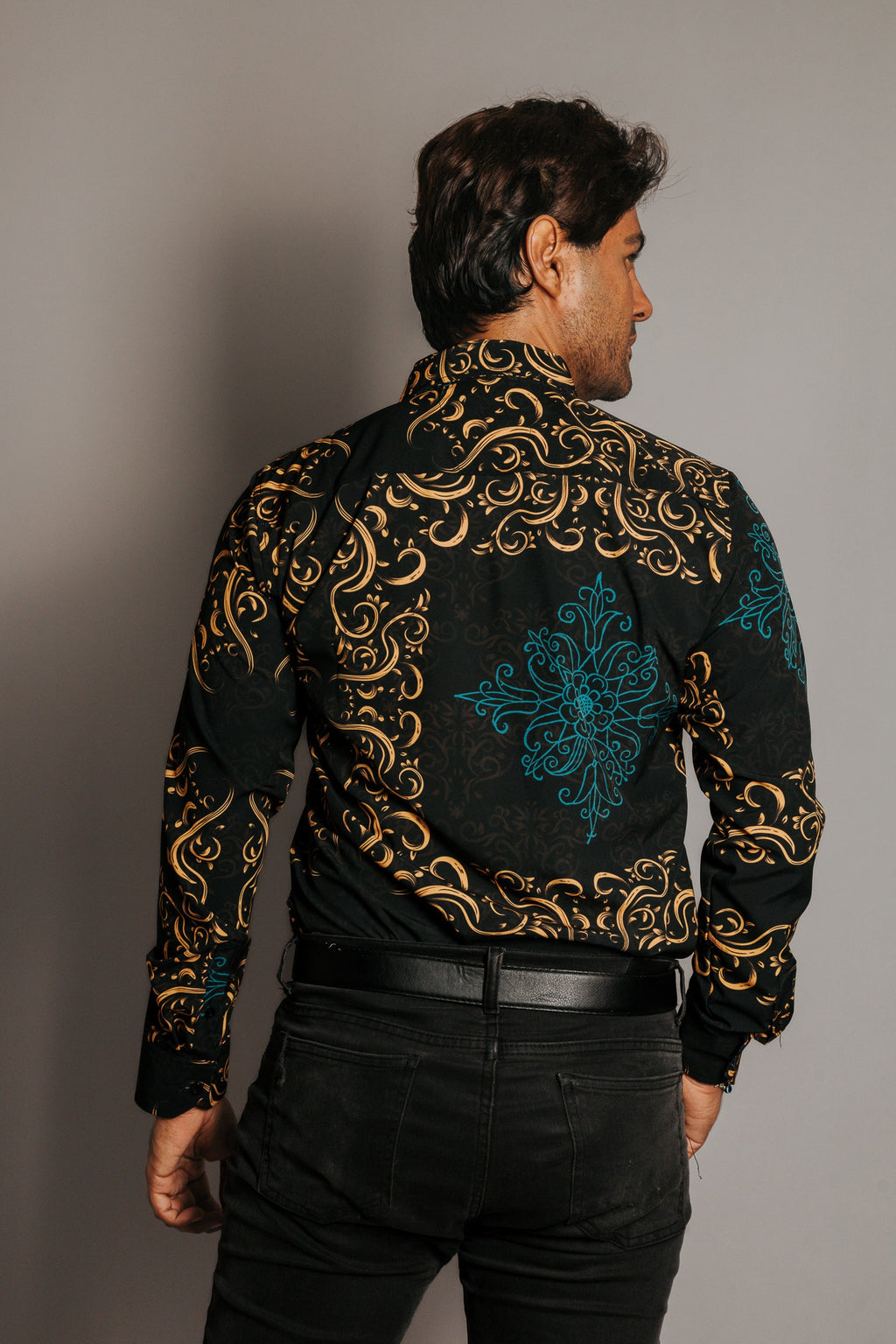 Camisa Hombre Casual Detalle Ornamental Dorado Mándala Azul