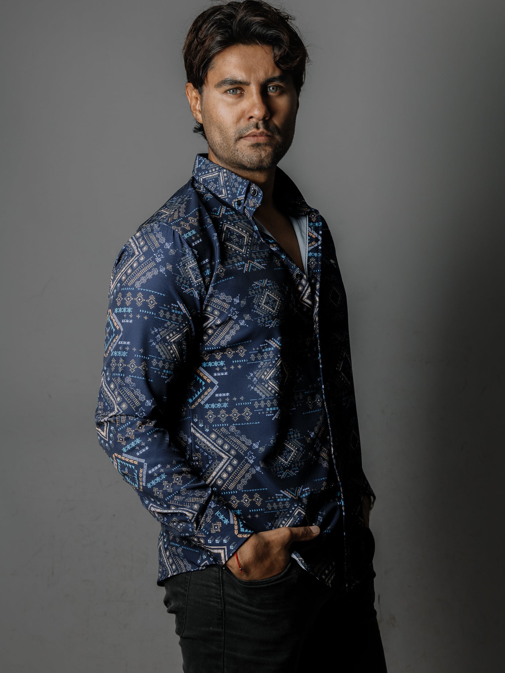 Camisa Hombre Azul Marino Detalles Azul Blanco Beige