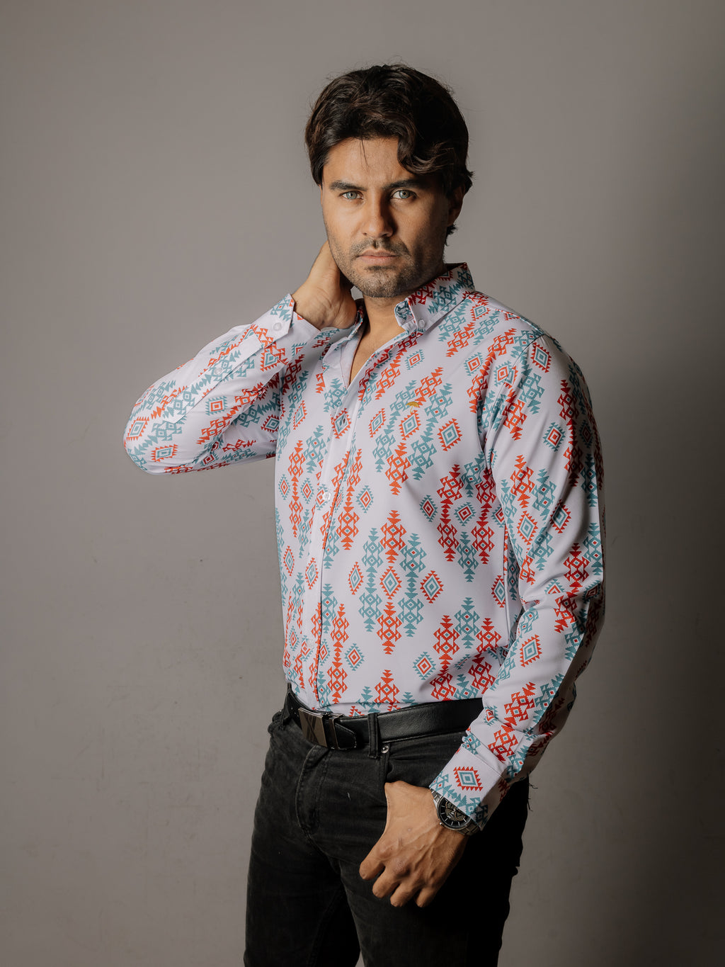 Camisa Hombre Blanca Detalles Rojo y Verde