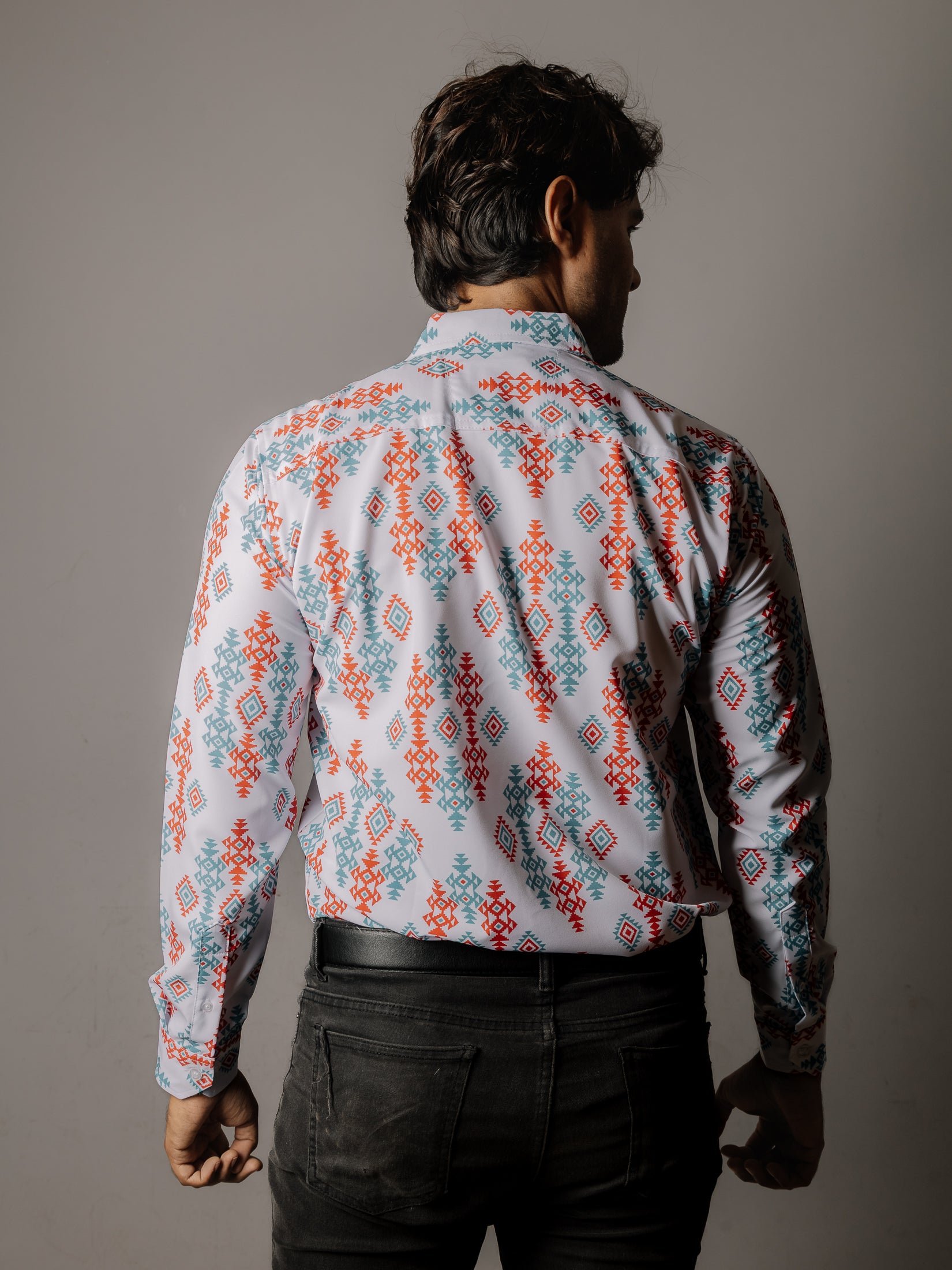 Camisa Hombre Blanca Detalles Rojo y Verde