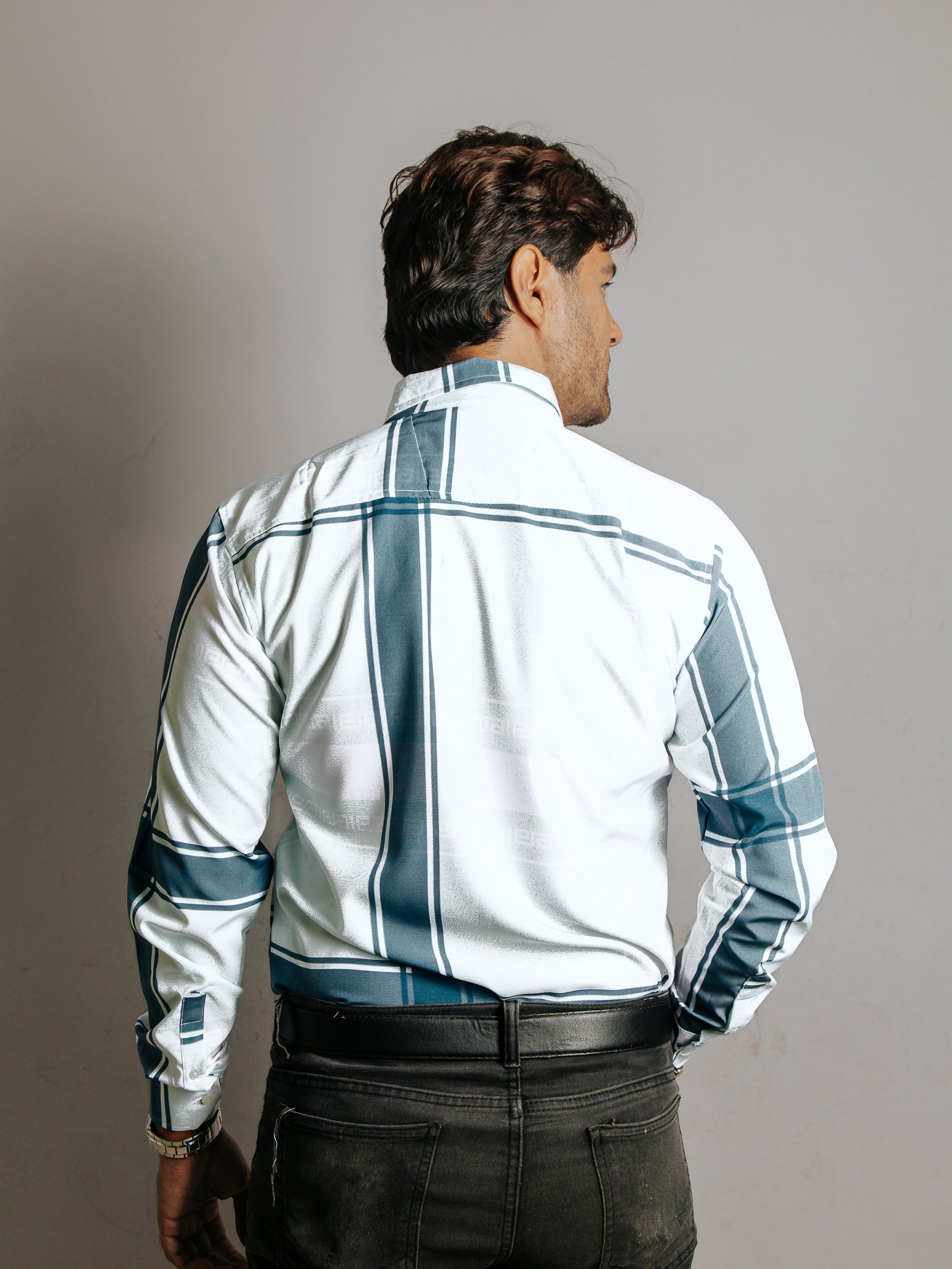 Camisa Hombre Casual Verde Grecas Blanca