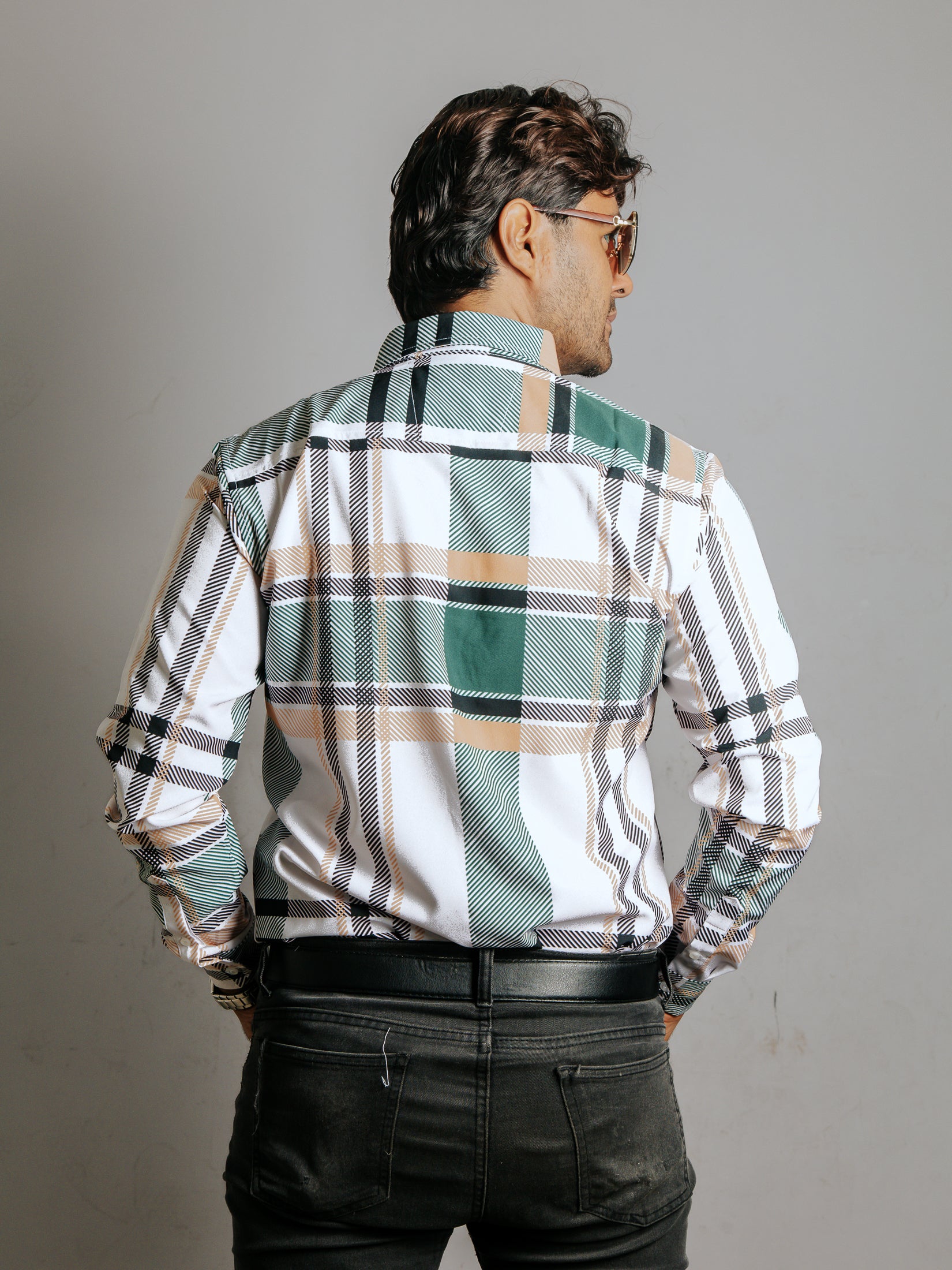 Camisa Hombre Casual Blanca Líneas Verde y Amarilla