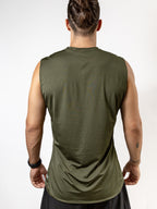 Playera Sin Mangas Verde Militar Para Hombre Basic Kinestesia