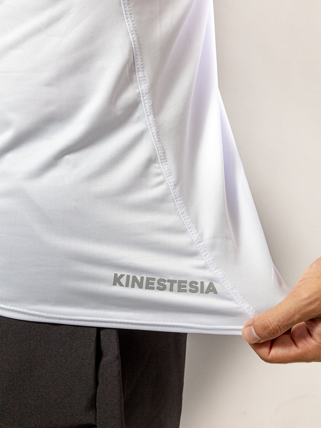 Playera Sin Mangas Blanca Para Hombre Basic Kinestesia
