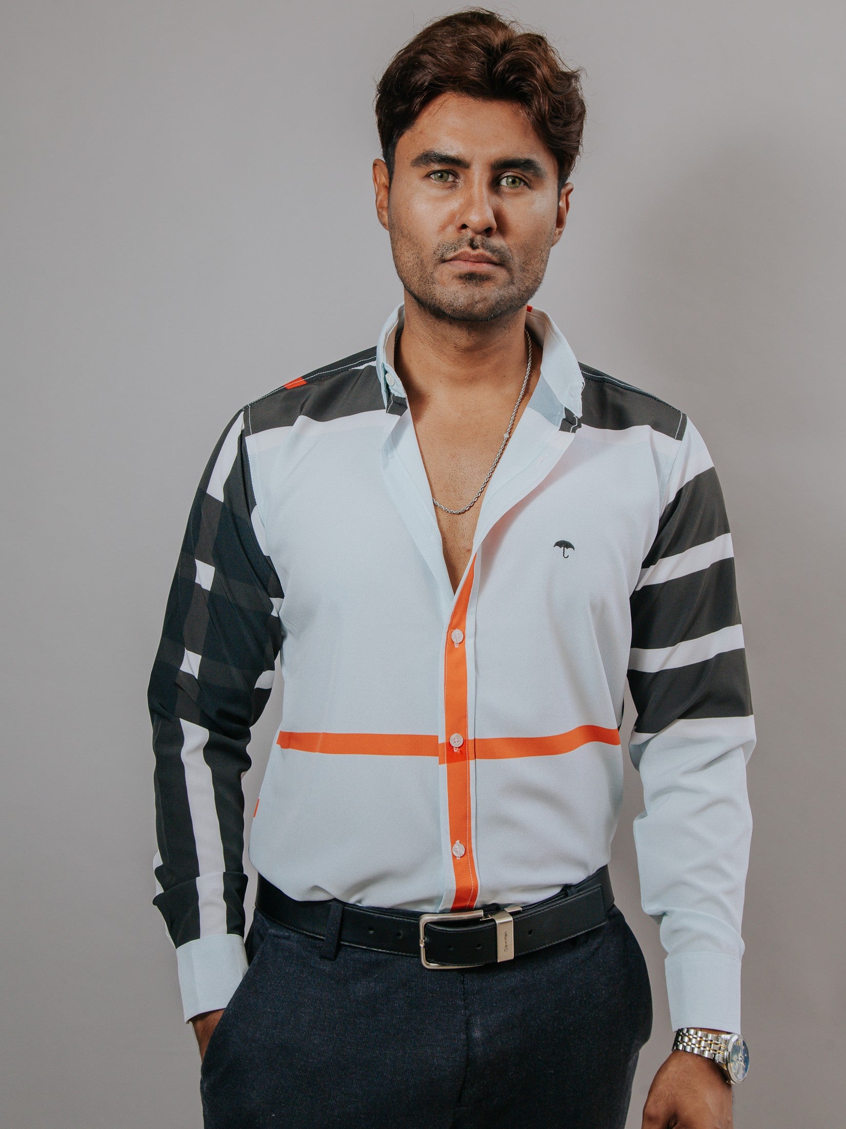 Camisa Hombre Casual Azul Claro Líneas Negro y Naranja