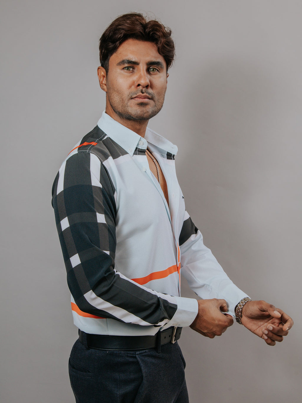 Camisa Hombre Casual Azul Claro Líneas Negro y Naranja