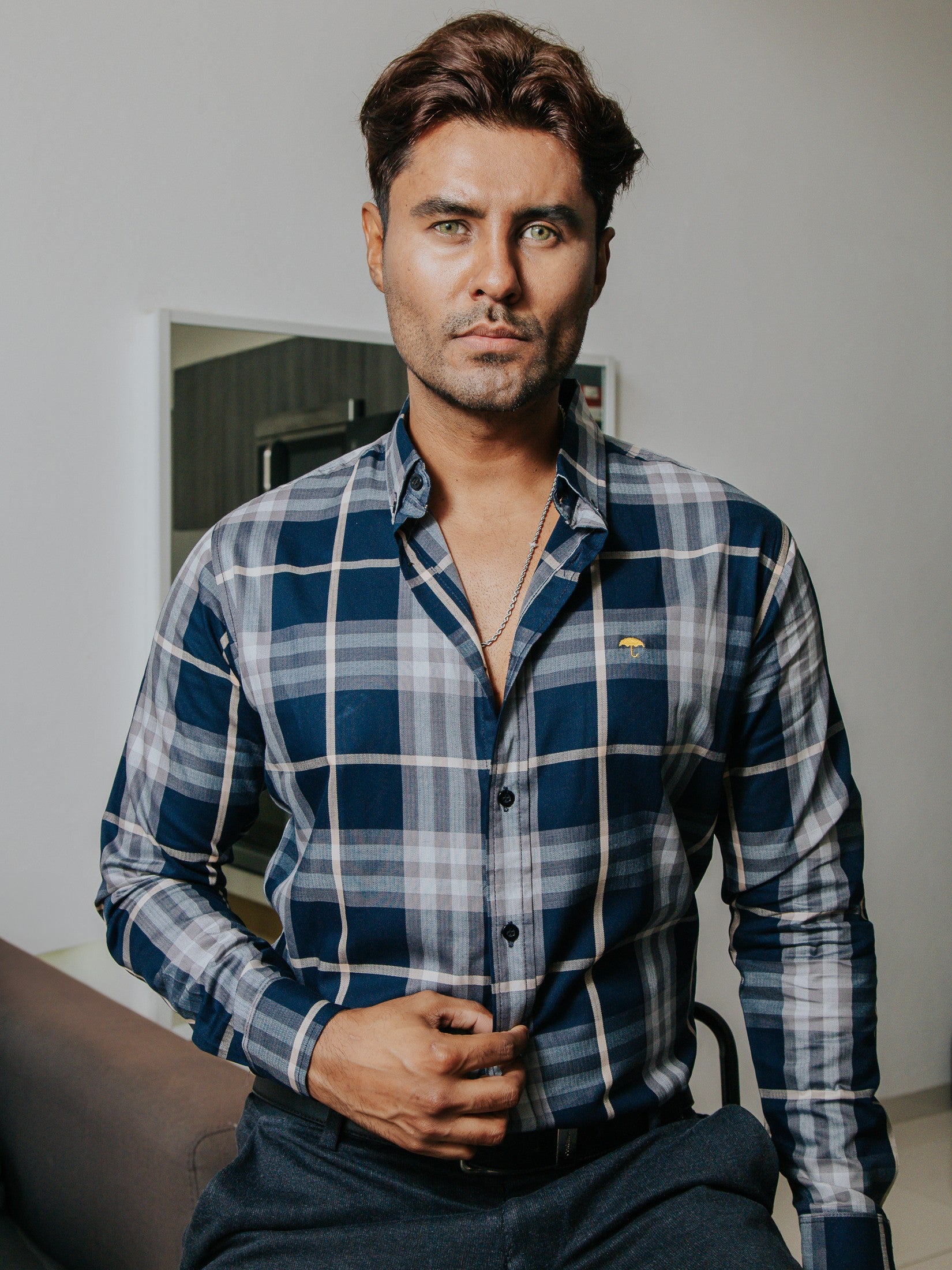 Camisa Hombre Casual Azul Marino Líneas Gris y Beige