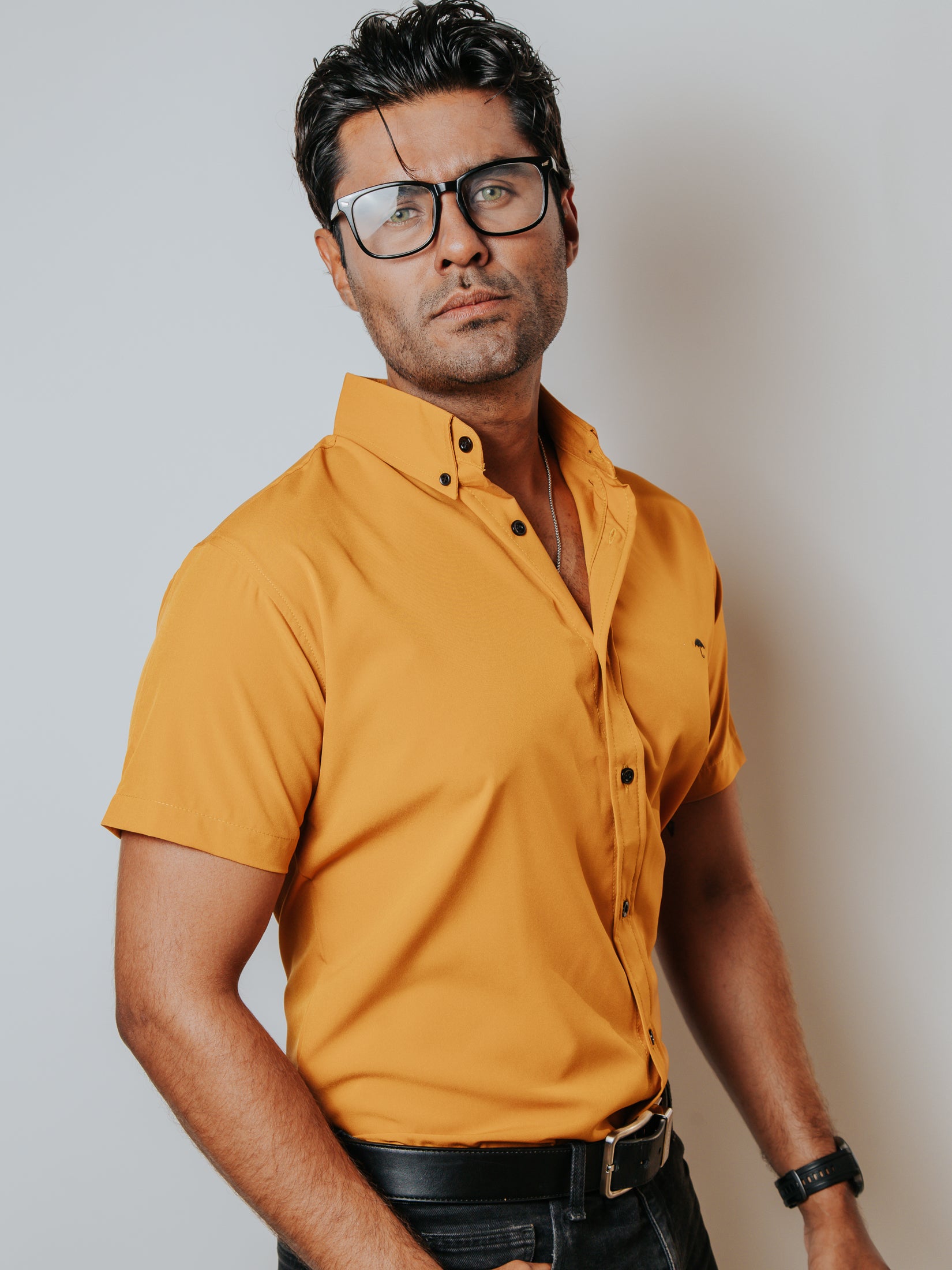 Camisa Casual Hombre, Lisa Mostaza - 34 (S)-Tiendas Platino