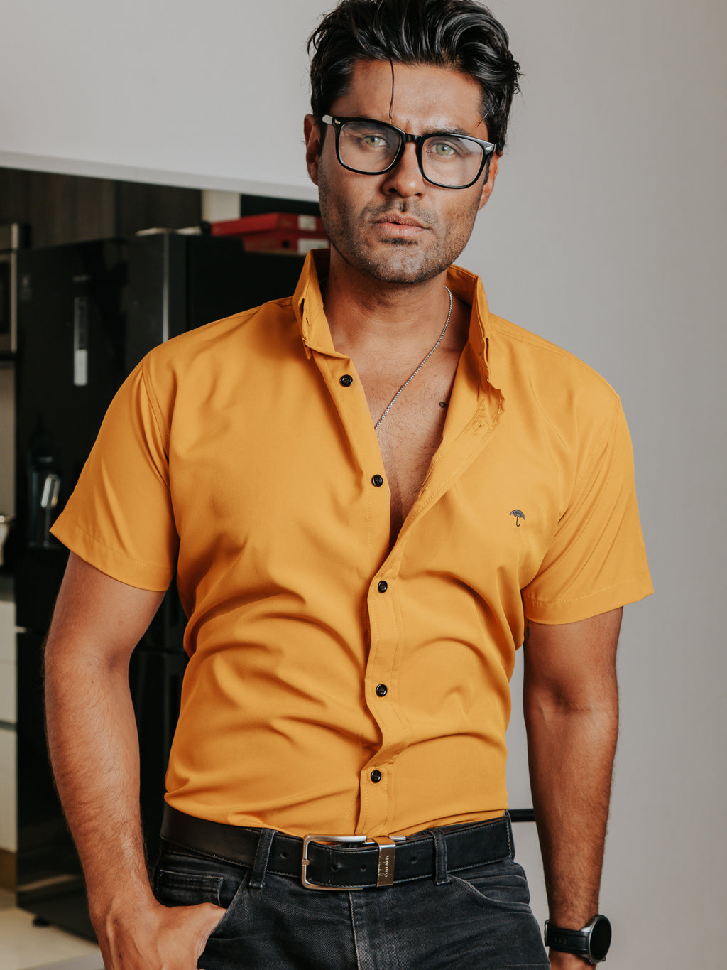 Camisa Casual Hombre, Lisa Mostaza - 34 (S)-Tiendas Platino