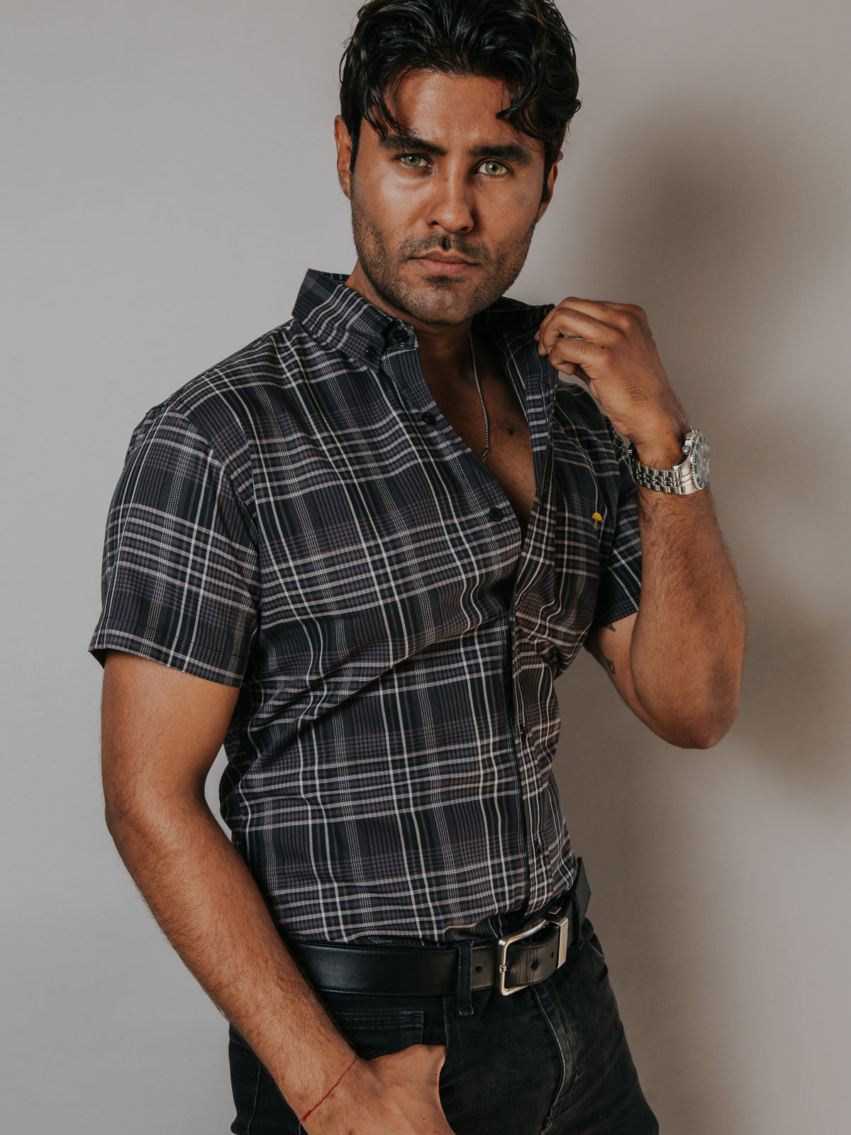 Camisa de Hombre a cuadros  — Moon & Rain. Prenda elegante y moderna.