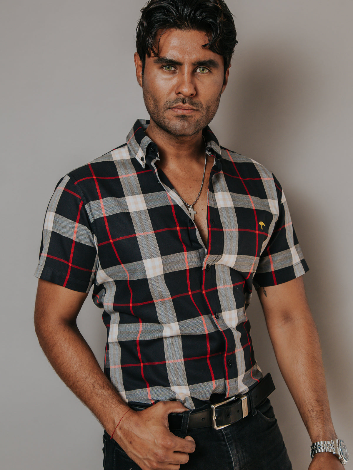 Camisa de Hombre   — Moon & Rain. Prenda elegante y moderna.