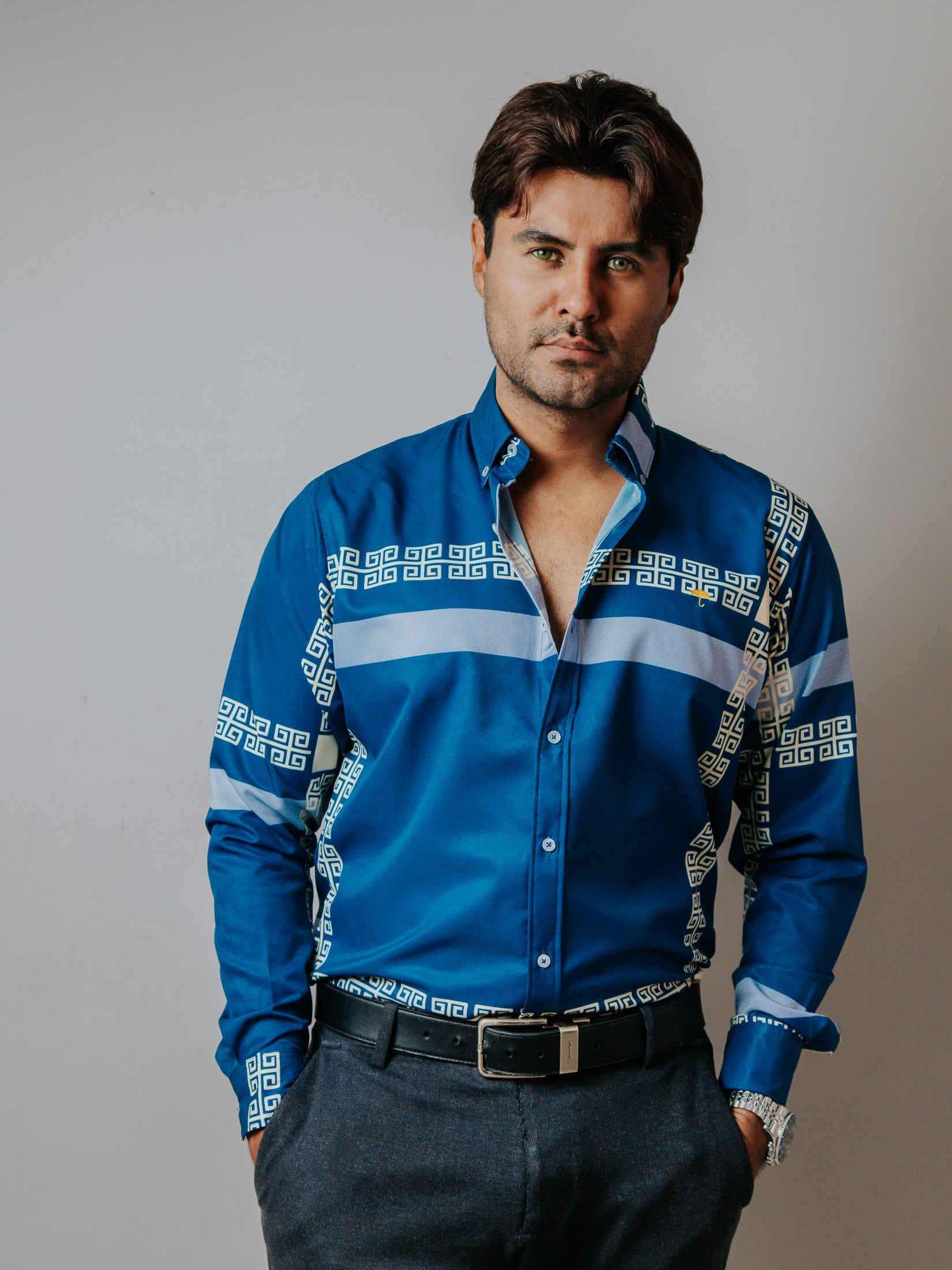 Camisa Hombre Casual Azul Detalle Griego Crema