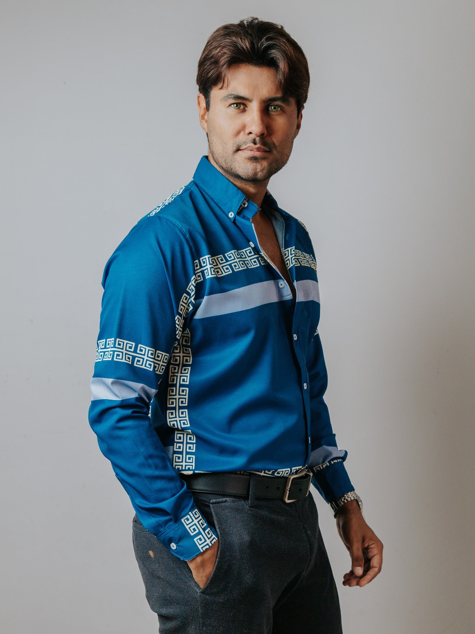 Camisa Hombre Casual Azul Detalle Griego Crema