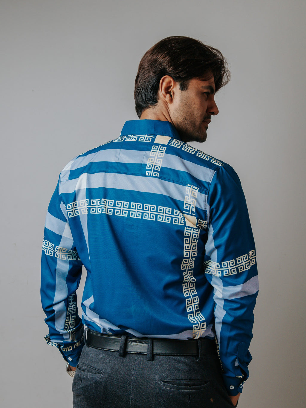 Camisa Hombre Casual Azul Detalle Griego Crema
