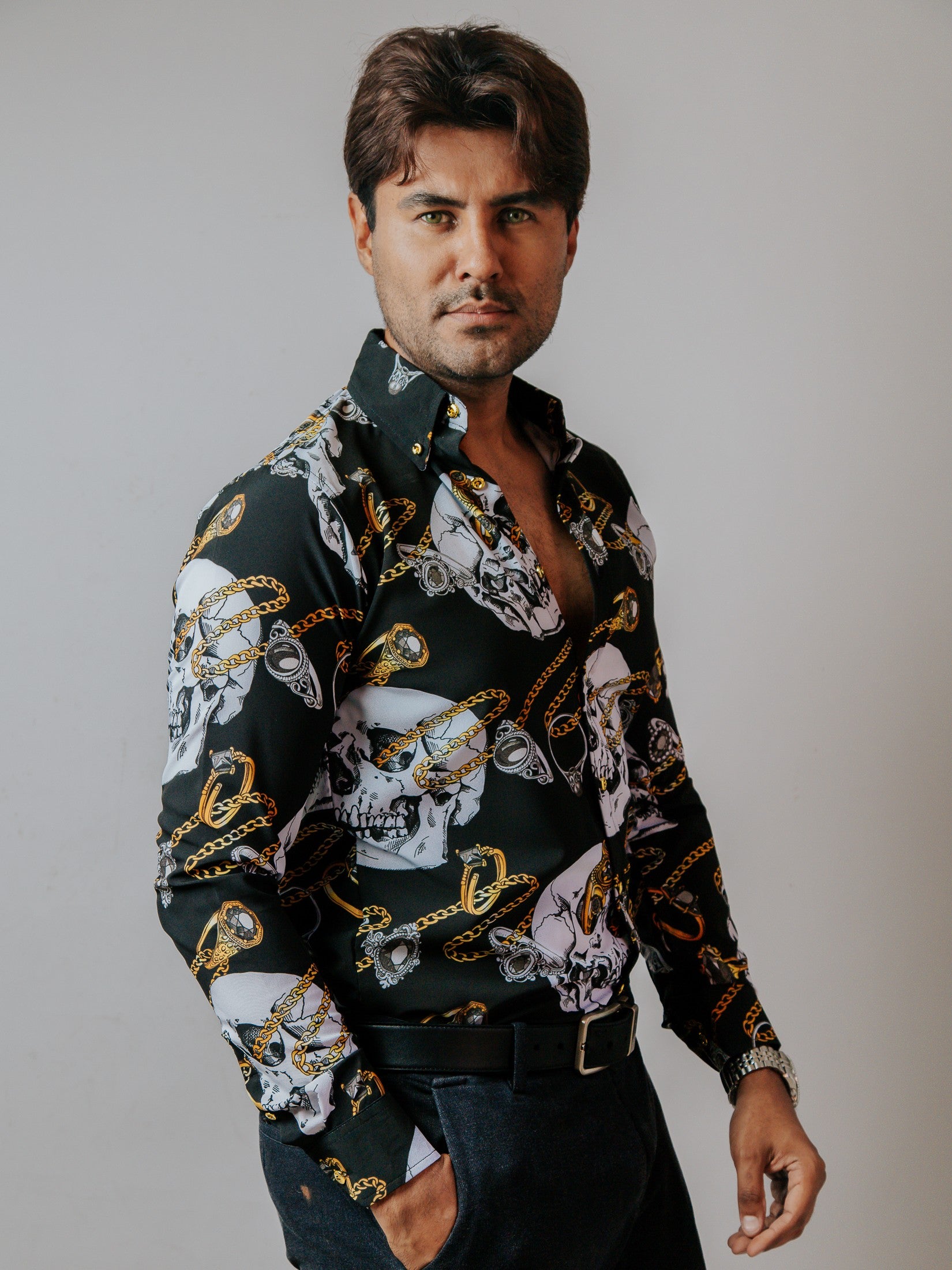 Camisa Hombre Casual Negra Calaveras Blancas Cadenas