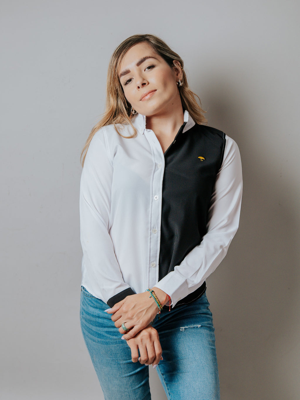 Camisa Mujer Casual Slim Fit Lisa Blanca y Negra - 6 - 7 (S)-Tiendas Platino