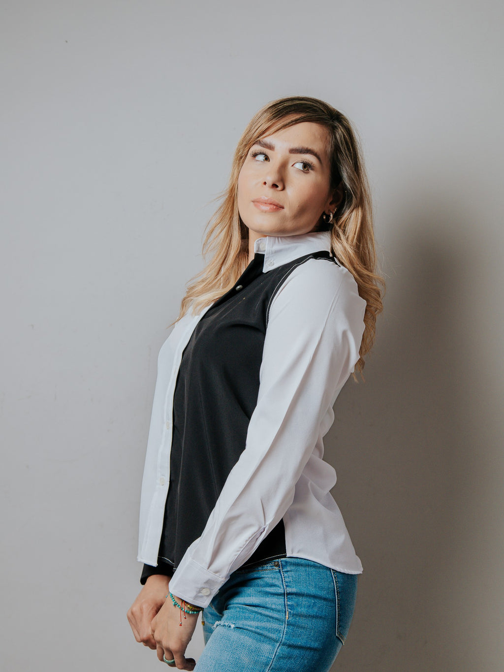 Camisa Mujer Casual Slim Fit Lisa Blanca y Negra - 6 - 7 (S)-Tiendas Platino