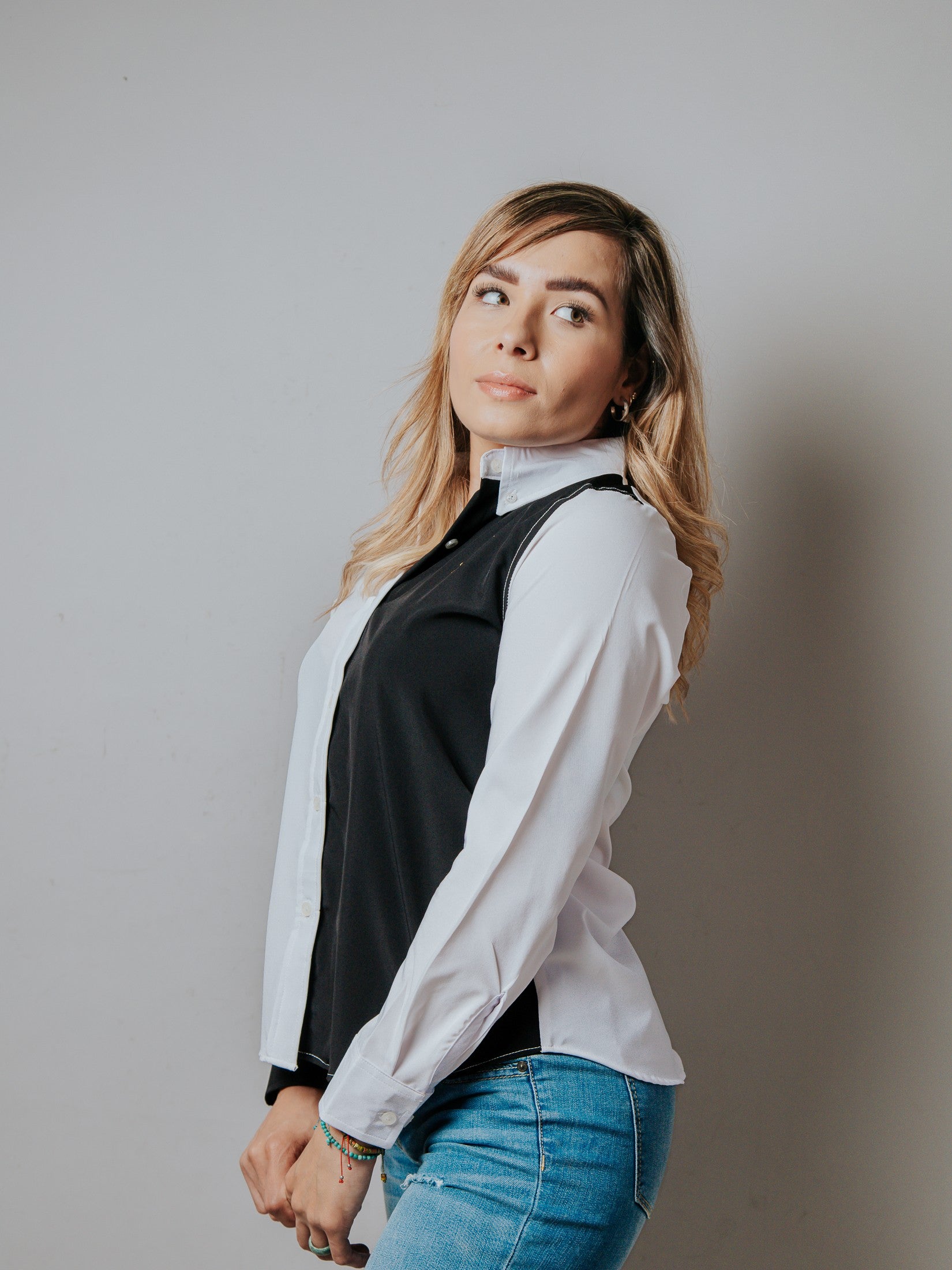 Camisa Mujer Casual Slim Fit Lisa Blanca y Negra - 6 - 7 (S)-Tiendas Platino