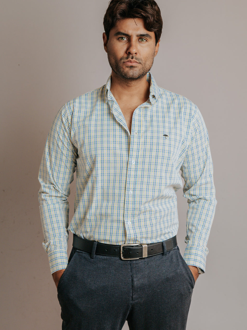 Camisa Hombre Casual Minicuadros Azul Cielo Negro y Amarillo