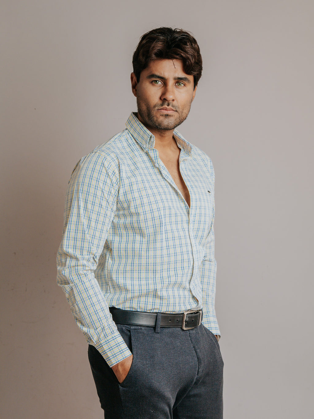 Camisa Hombre Casual Minicuadros Azul Cielo Negro y Amarillo