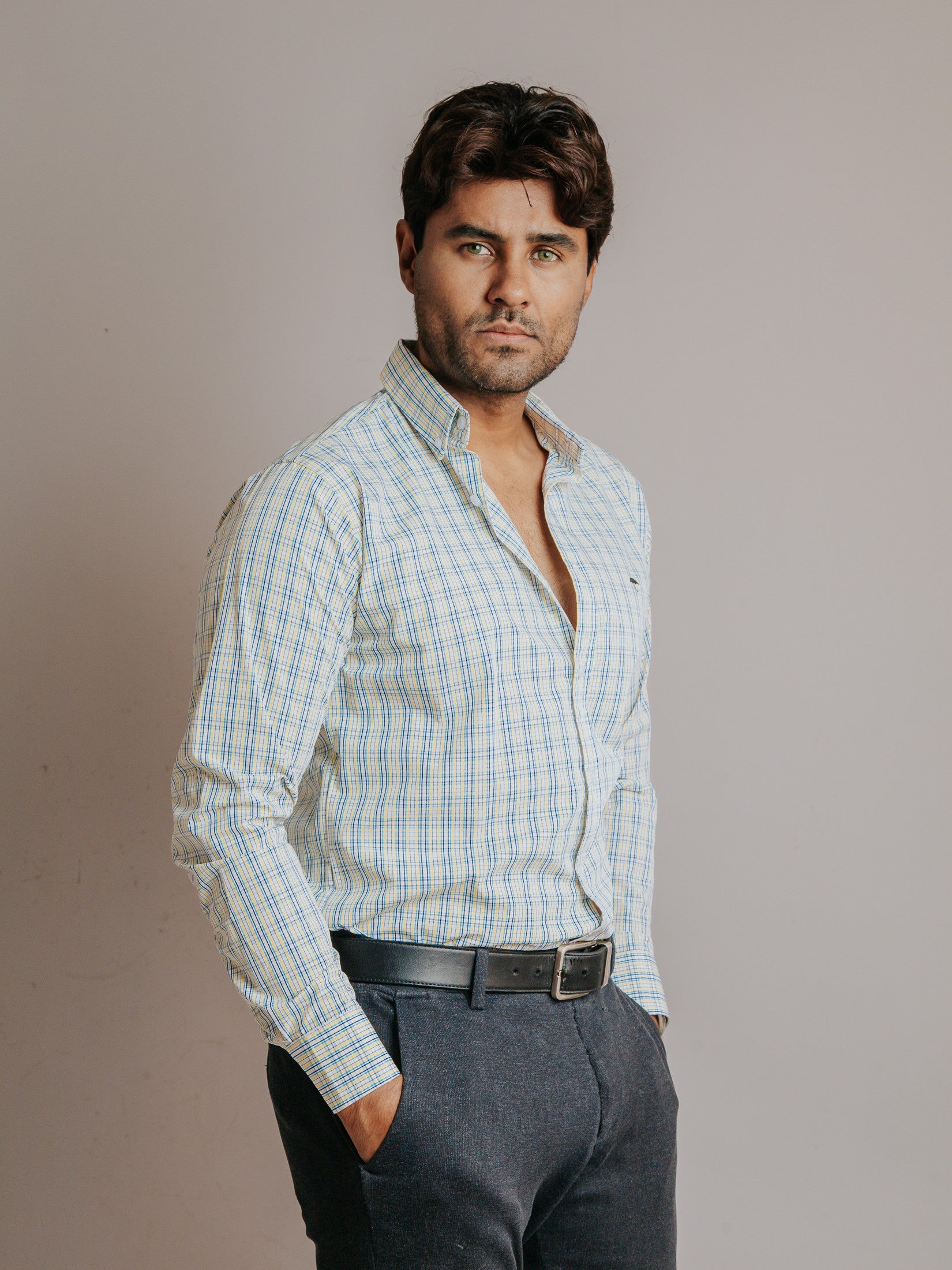 Camisa Hombre Casual Minicuadros Azul Cielo Negro y Amarillo