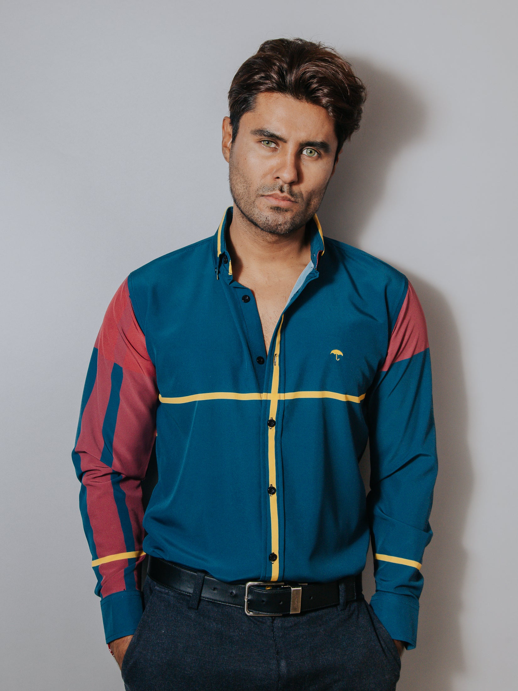 Camisa Hombre Casual Azul Franja Vino y Línea Amarilla