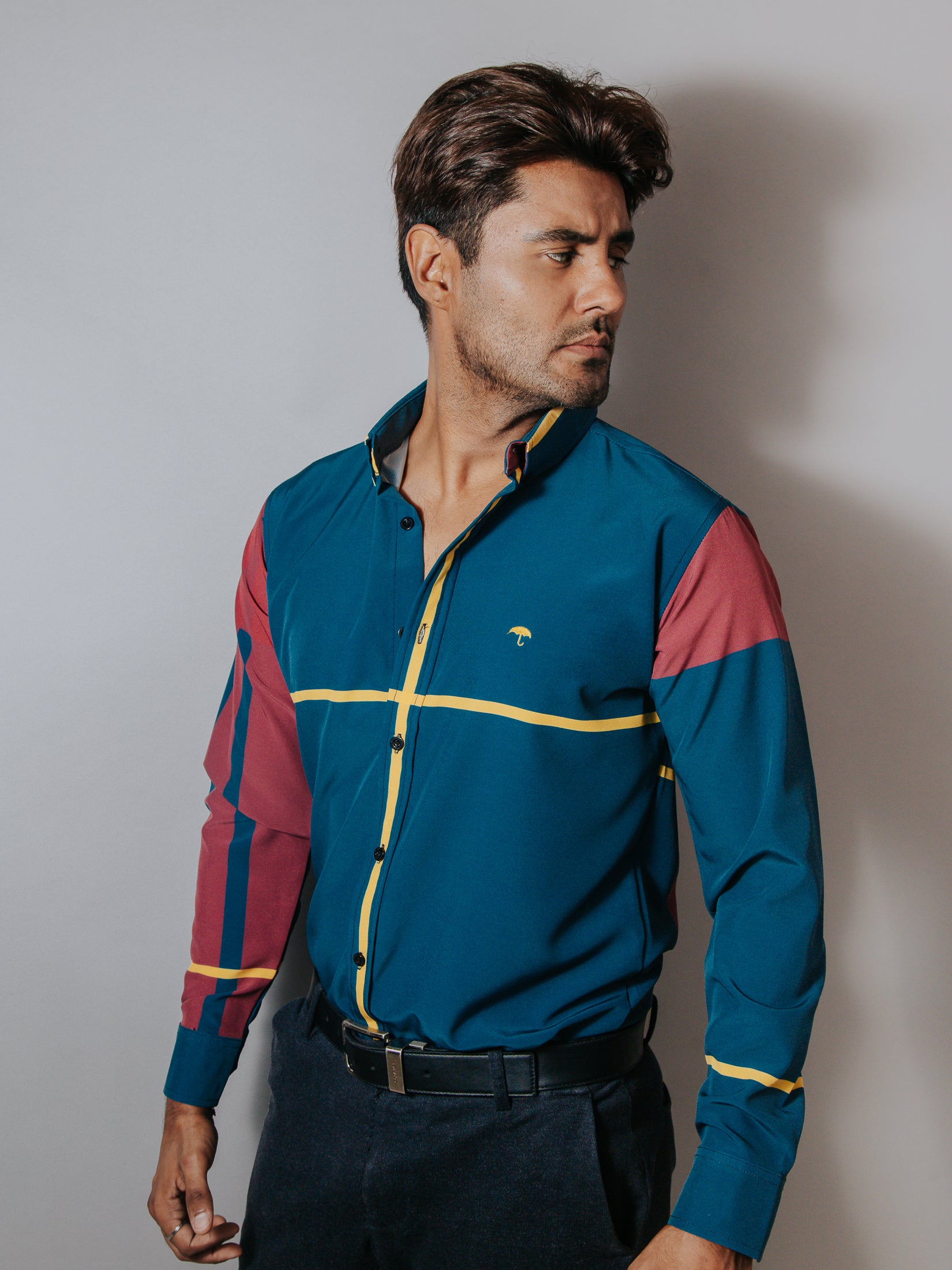 Camisa Hombre Casual Azul Franja Vino y Línea Amarilla