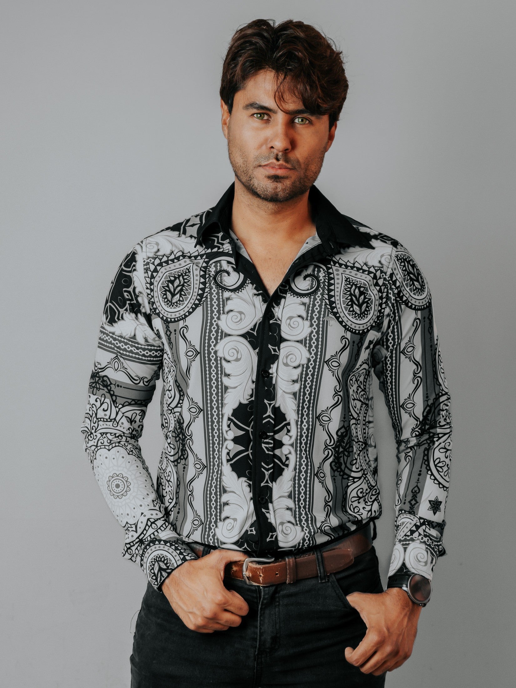 Camisa Hombre Casual Negra Flores Blancas y Gris