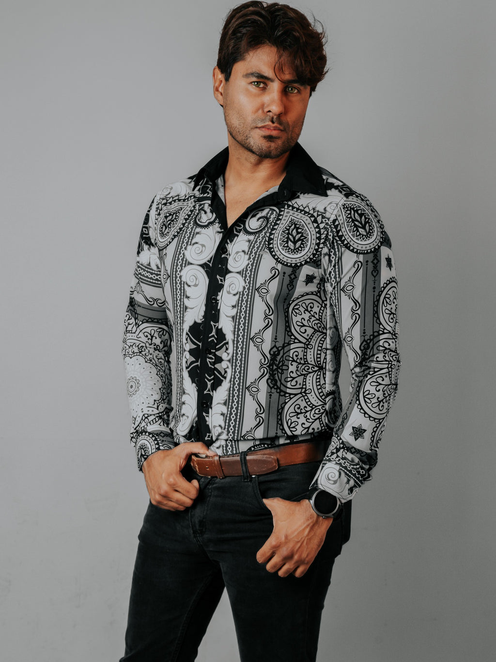 Camisa Hombre Casual Negra Flores Blancas y Gris
