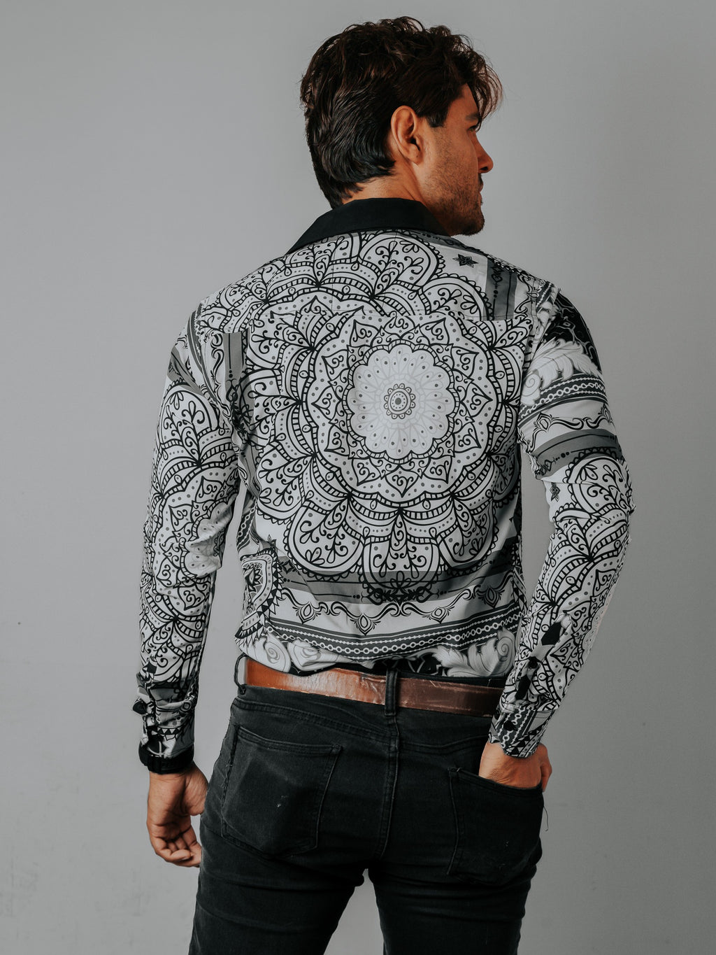 Camisa Hombre Casual Negra Flores Blancas y Gris