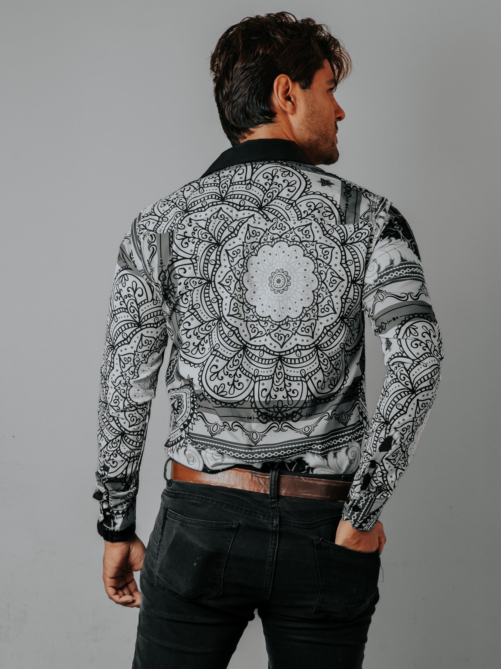 Camisa Hombre Casual Negra Flores Blancas y Gris